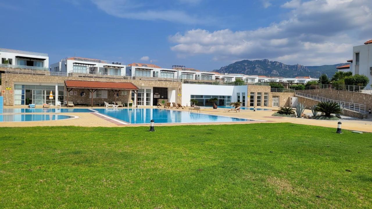 Sea And Mountain View Beachfront Penthouse Yali Exterior photo